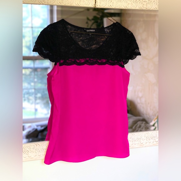 Express Hot Pink Short Sleeve Blouse w/Lace Top and Lace Cuff Sleeves - Size S - Picture 3 of 6